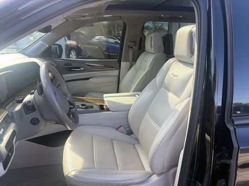 Used 2022 Cadillac Escalade ESV Sport Platinum image 13