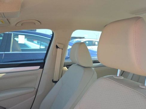 Used 2013 Volkswagen Passat 2.5 SE FWD image 16