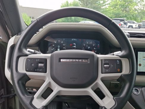 Used 2021 Land Rover Defender 90 First Edition AWD/4WD image 18