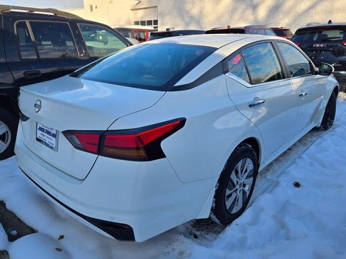 Used 2023 Nissan Altima 2.5 S image 9