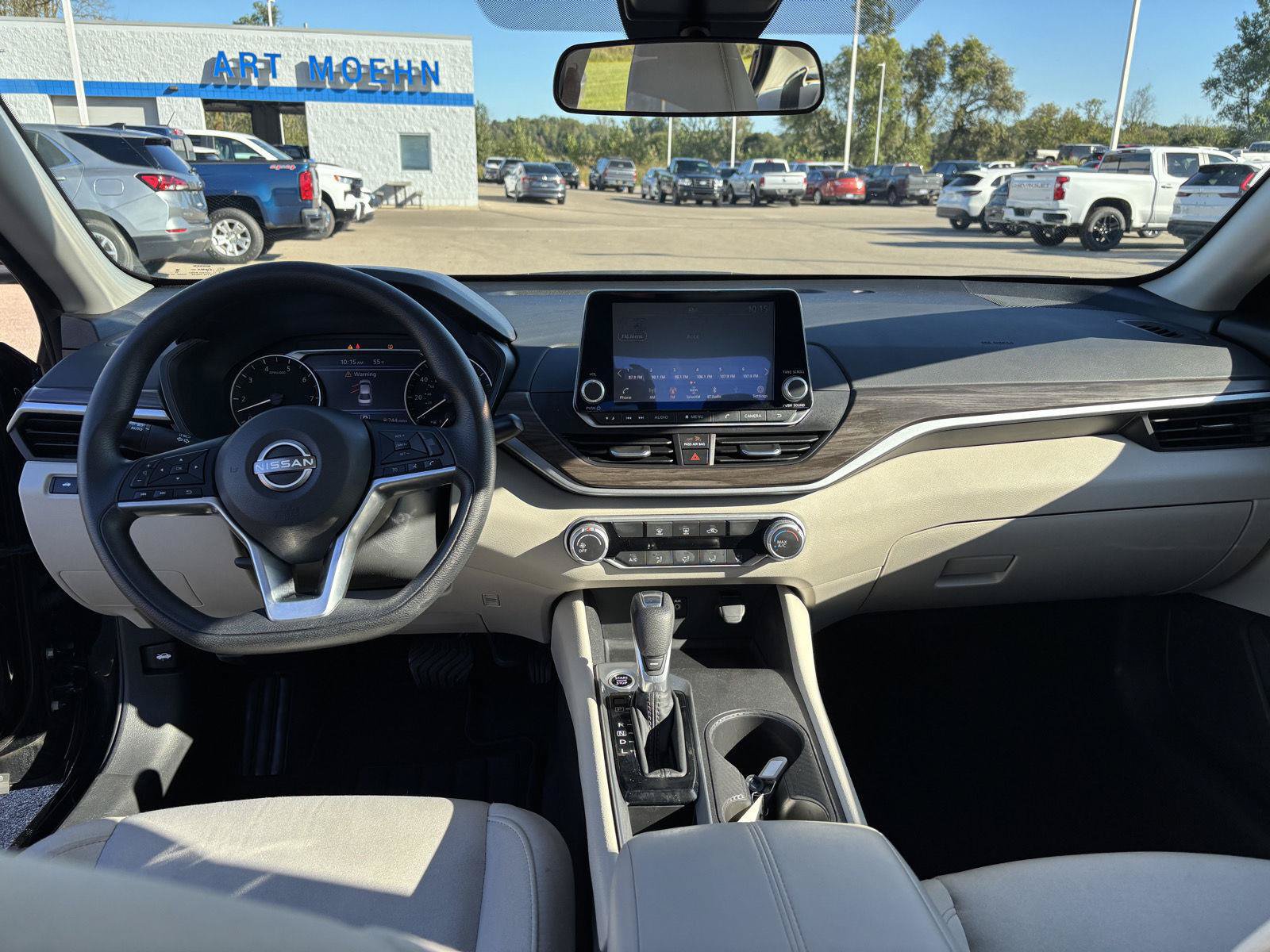 Used 2025 Nissan Altima 2.5 SV FWD image 16