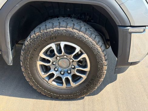 Used 2024 GMC Sierra 2500 SLE AWD/4WD image 12