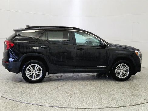 Used 2022 GMC Terrain SLE w/ Driver Convenience Package AWD/4WD image 8