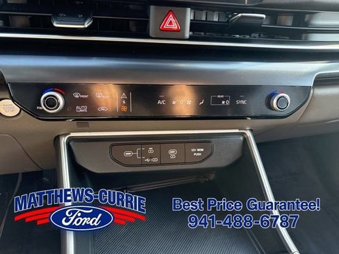 Used 2025 Kia Carnival FWD image 20