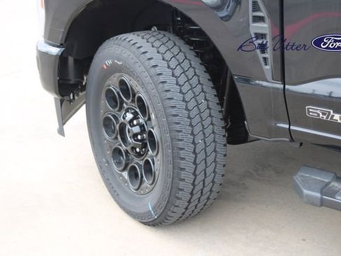 New 2026 Ford F250 Lariat w/ Black Appearance Package image 5