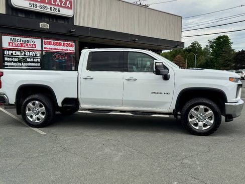 Used 2020 Chevrolet Silverado 2500 LTZ w/ LTZ Premium Package AWD/4WD image 3