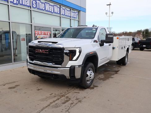 New 2026 GMC Sierra 3500 Pro w/ Convenience Package AWD/4WD image 6