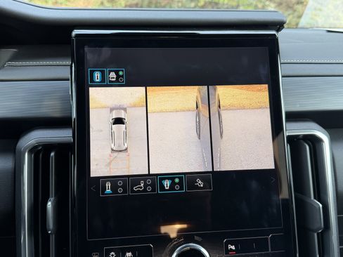 Used 2025 GMC Acadia Elevation image 35