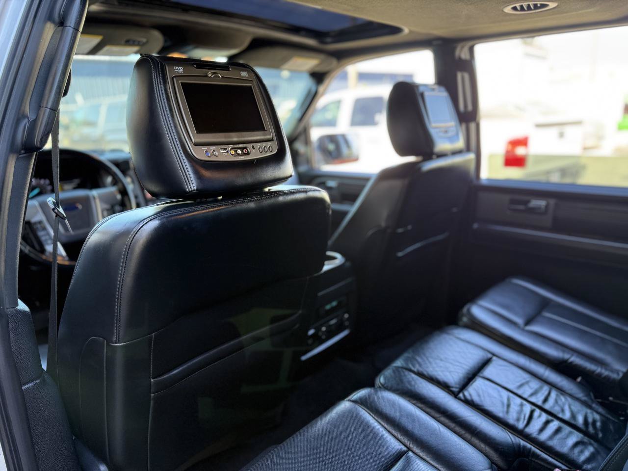 Used 2016 Ford Expedition EL Platinum AWD/4WD image 15