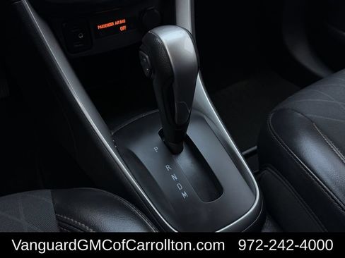 Used 2021 Chevrolet Trax LT w/ LT Convenience Package FWD image 20