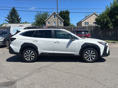 Certified 2024 Subaru Outback Premium AWD/4WD image 9