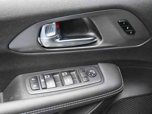 New 2026 Chrysler Pacifica Select AWD/4WD image 13