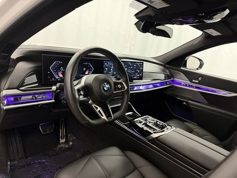 Used 2025 BMW 740i xDrive image 12