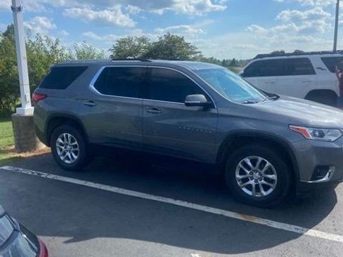 Used 2018 Chevrolet Traverse LT FWD image 4