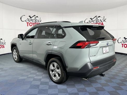 Used 2020 Toyota RAV4 XLE w/ Carpet Mat Package AWD/4WD image 6