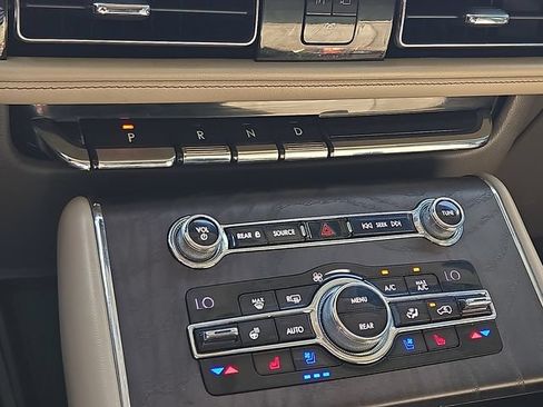 Used 2020 Lincoln Aviator Reserve w/ Equipment Group 202A AWD/4WD image 14