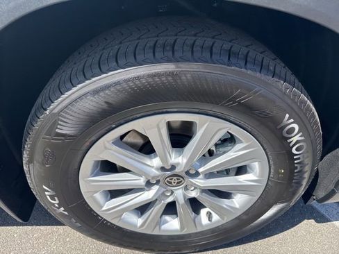 Certified 2026 Toyota Grand Highlander XLE FWD image 17