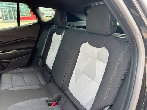 Certified 2024 Chevrolet Trax RS w/ Sunroof Package FWD image 5