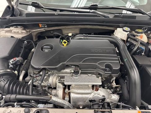 Used 2024 Chevrolet Malibu LT FWD image 37