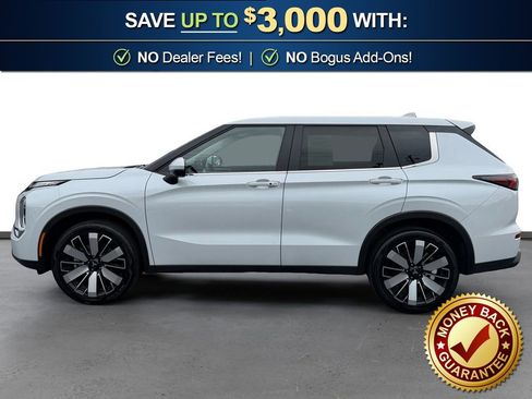 Used 2025 Mitsubishi Outlander SE AWD/4WD image 2