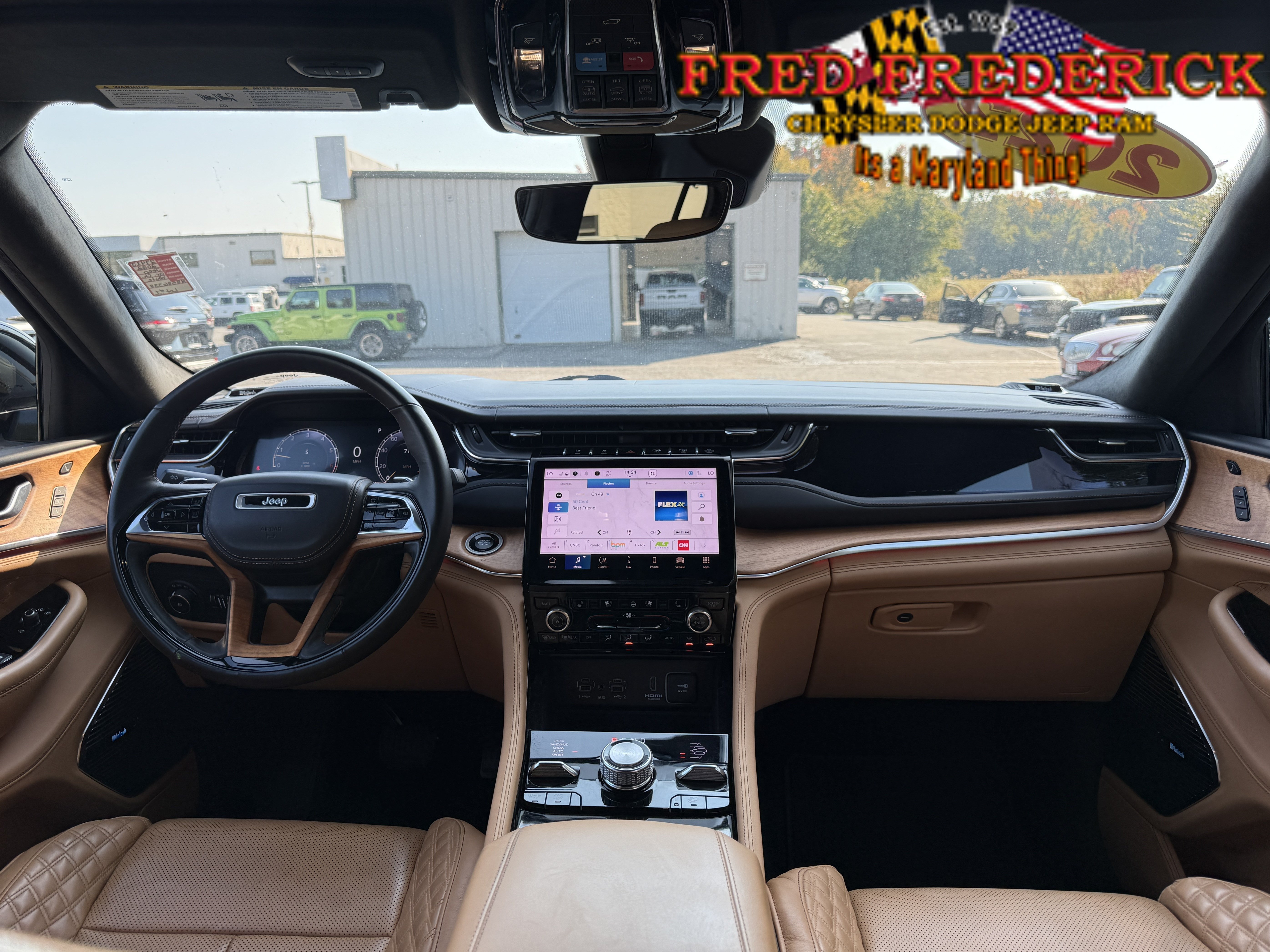 Used 2022 Jeep Grand Cherokee Summit AWD/4WD image 15