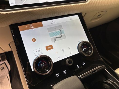 Used 2021 Land Rover Range Rover Velar R-Dynamic S image 14