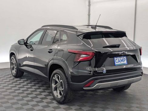 Used 2024 Chevrolet Trax LT w/ Driver Confidence Package FWD image 4