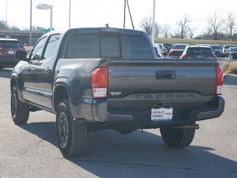 Used 2016 Toyota Tacoma SR w/ SR Convenience Package image 12