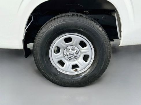 Used 2022 Nissan Frontier S RWD image 30