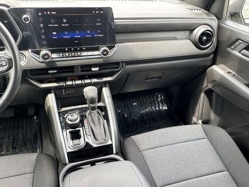 Used 2025 Chevrolet Colorado Trail Boss image 3