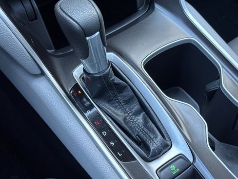 Used 2018 Honda Accord EX image 18