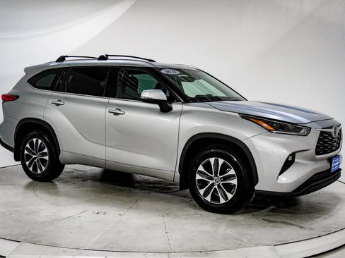 Used 2021 Toyota Highlander XLE image 13
