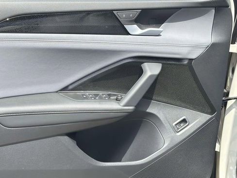 New 2026 Volkswagen Tiguan SE R-Line FWD image 24