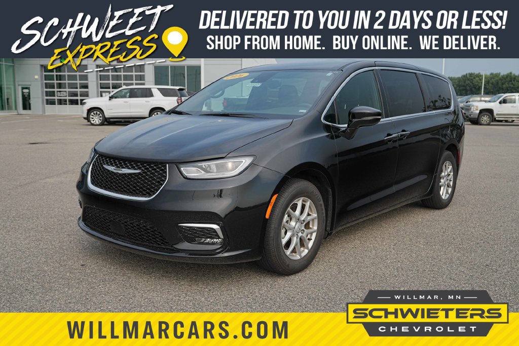 Used 2026 Chrysler Pacifica Select FWD image 1