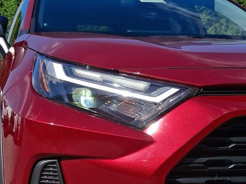 Certified 2025 Toyota RAV4 LE AWD/4WD image 9