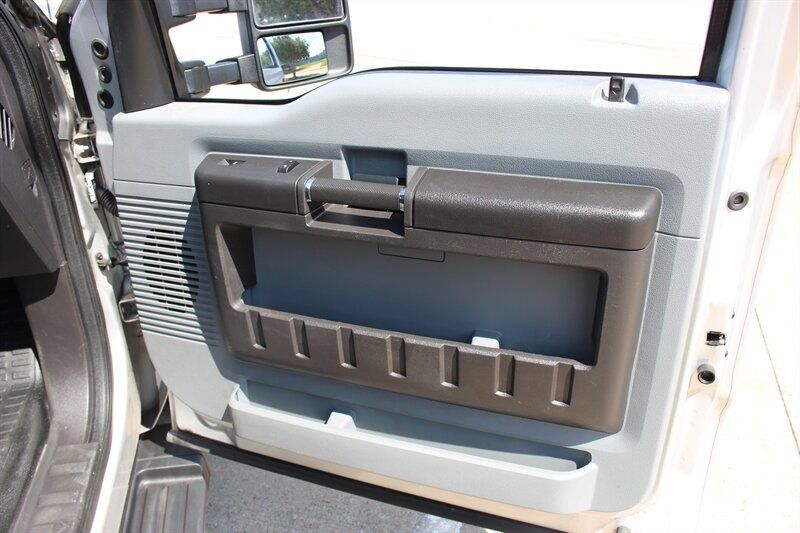 Used 2015 Ford F250 XL w/ Power Equipment Group RWD image 16