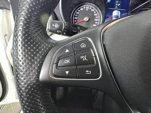 Used 2019 Mercedes-Benz GLC 300 4MATIC image 15