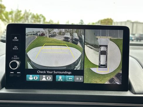 Used 2025 Honda Pilot Elite image 25