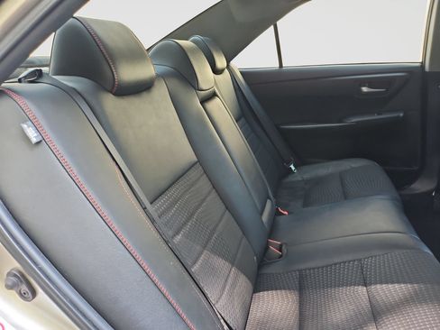 Used 2015 Toyota Camry SE FWD image 43