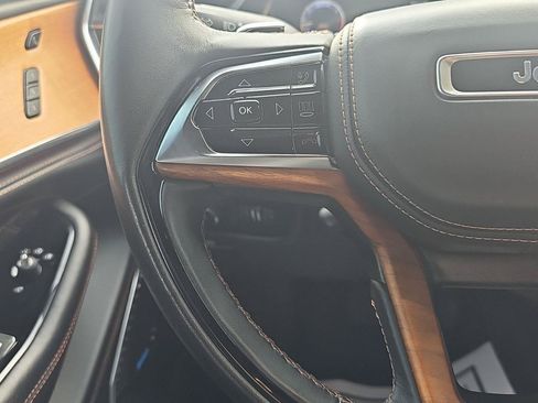 Used 2023 Jeep Grand Cherokee L Summit AWD/4WD image 19