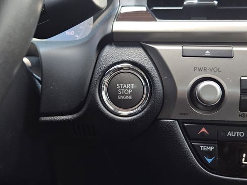 Used 2018 Lexus ES 350 w/ Luxury Package w/Wood Trim FWD image 22