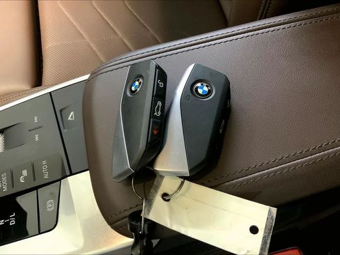 Used 2025 BMW X2 xDrive28i AWD/4WD image 14