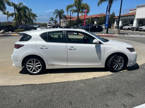 Used 2017 Lexus CT 200h FWD image 6