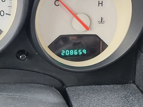 Used 2008 Dodge Caliber SE image 15