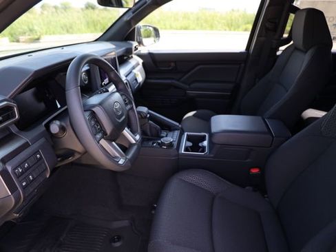 New 2026 Toyota 4Runner SR5 AWD/4WD image 12