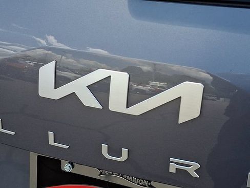 Used 2024 Kia Telluride EX w/ EX Captain's Chair Package AWD/4WD image 29