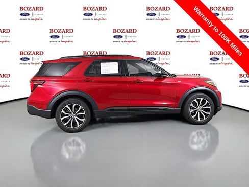 Certified 2025 Ford Explorer ST-Line RWD image 9