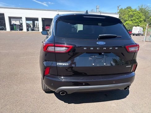 Used 2023 Ford Escape ST-Line w/ Tech Pack #1 AWD/4WD image 4