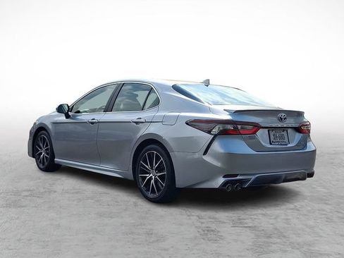 Used 2023 Toyota Camry SE FWD image 4