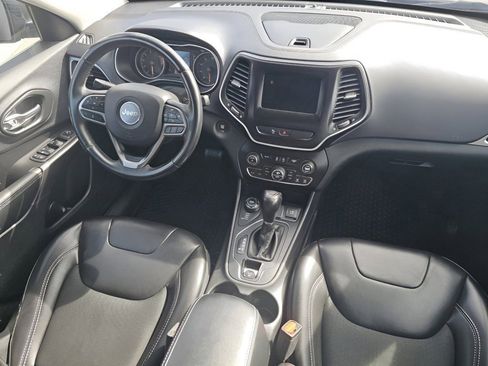Used 2019 Jeep Cherokee Latitude Plus w/ Comfort/Convenience Group AWD/4WD image 26